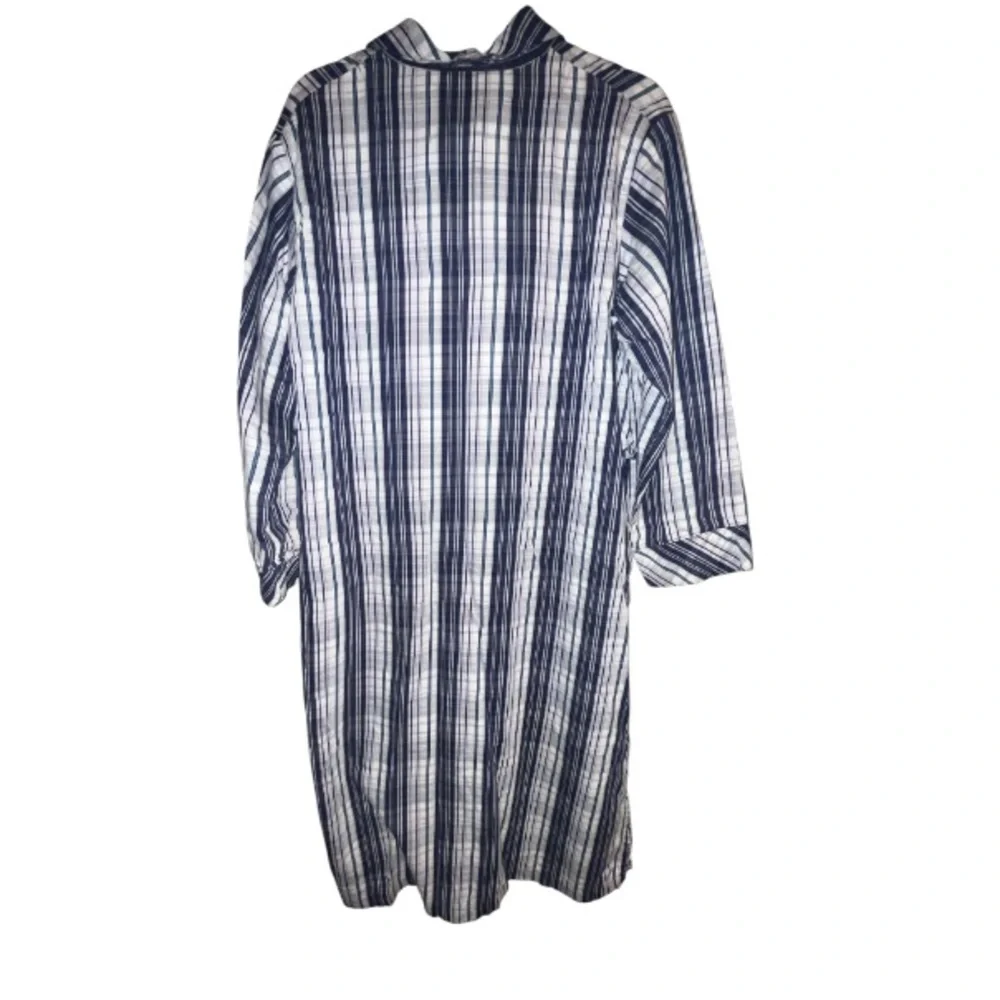 Cabernet Sleepwear Plaid Button Down Robe Split Sides Navy Wht Pockets Size M - Picture 2 of 8